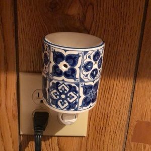 Scentsy mini tart warmer